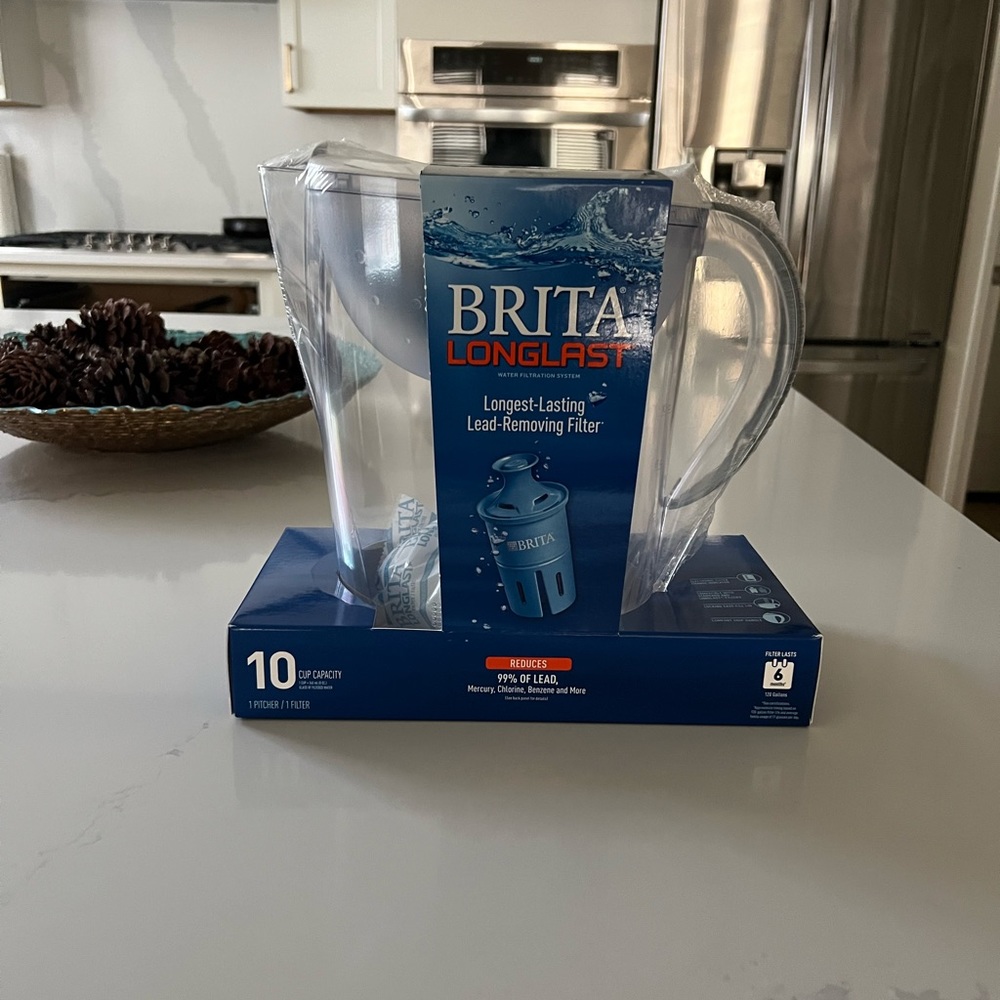 BRITA 10 cup capacity 1 pitcher brand new